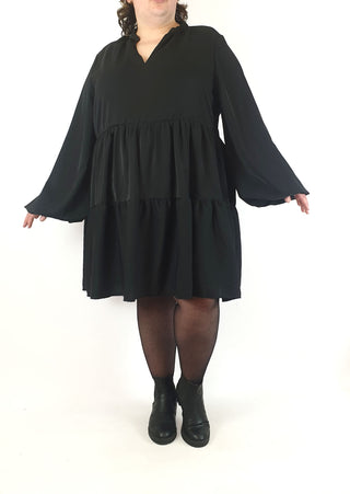 Atmos & Here black silky feel long sleeve tiered dress size 24