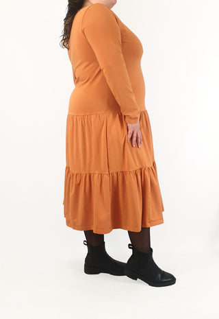 Orange long sleeve tiered dress best fits size 20