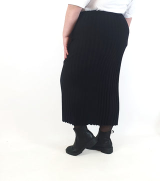 Proud Poppy black knit pencil skirt size XL/XXL