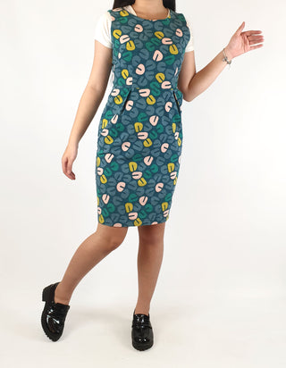 Frock Me Out green-based print dress size 6