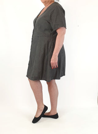 Black denim look dress with cute front buttons fits 18 Unknown preloved second hand clothes 8