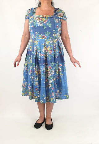 Lazybones beautiful blue floral dress size XXL