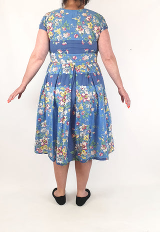 Lazybones beautiful blue floral dress size XXL