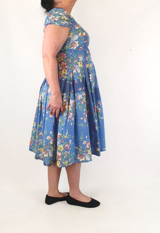 Lazybones beautiful blue floral dress size XXL