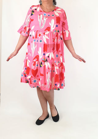 Stunning pink half sleeve dress with unique print, fits size 16-18