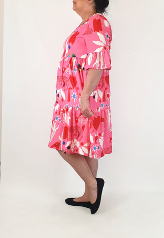 Stunning pink half sleeve dress with unique print, fits size 16-18