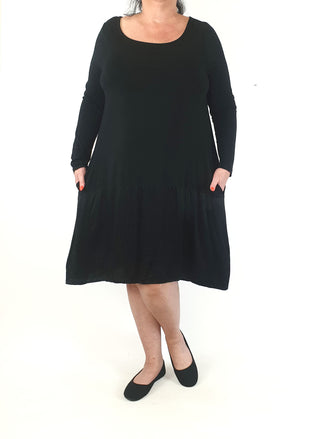 Elk black long sleeve dress with silky front detail size L, best fits 16