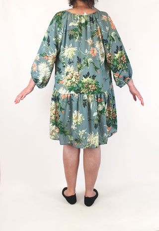 Blue floral oversize long sleeve floaty dress size L, best fits 16-18