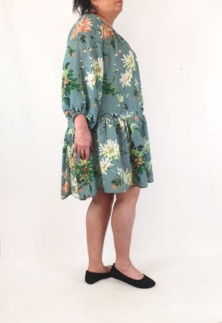 Blue floral oversize long sleeve floaty dress size L, best fits 16-18