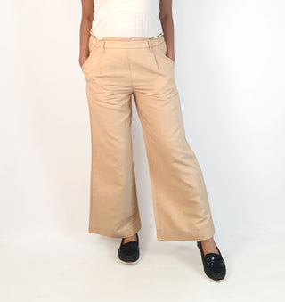 Uniqlo beige flax/cotton wide leg pants with pockets size M (small fit, best fits 10)