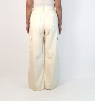 Pearly Global white wide leg cargo style pants fits size 10