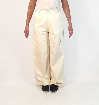 Pearly Global white wide leg cargo style pants fits size 10