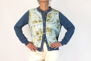 Nancybird blue light Spring cardigan with stunning gum print size 10