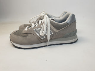 New balance classic 574 in grey/white sneakers size US 8.5