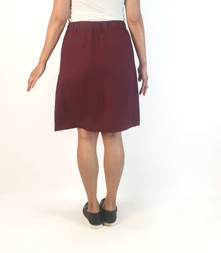 Kindling red skirt size 12, best fits 10