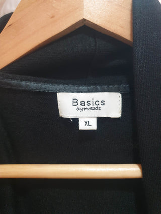 Basics by Threads black top size XL