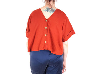 Kuwaii red linen mix top size L (best fits 12-14)