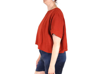 Kuwaii red linen mix top size L (best fits 12-14)