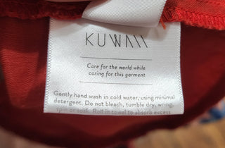 Kuwaii red linen mix top size L (best fits 12-14)