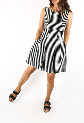 Cue black and white striped dress size 8 (as new with tags) Cue preloved second hand clothes 2