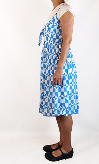 Naomi Murrel blue and white rayon dress size 10