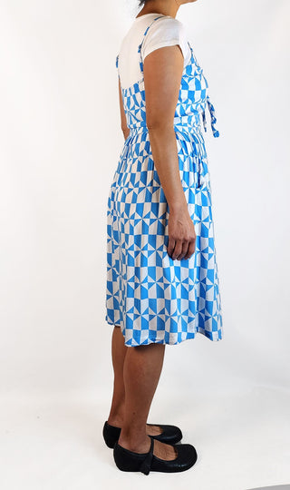 Naomi Murrel blue and white rayon dress size 10