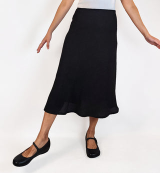 Kuwaii black ribbed skirt size 8 (large fit, best suits 10)