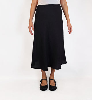 Kuwaii black ribbed skirt size 8 (large fit, best suits 10)