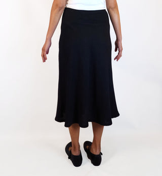 Kuwaii black ribbed skirt size 8 (large fit, best suits 10)