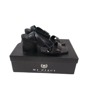 Mi Piaci black leather shoes size 38