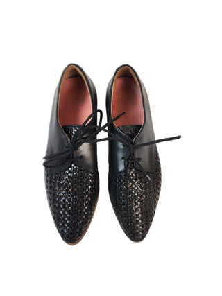 Bared black lace-up shoes size 37