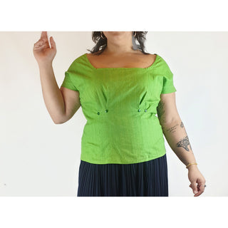 Cute green top with virtical darker green stripes fits size 14 Unknown preloved second hand clothes 2