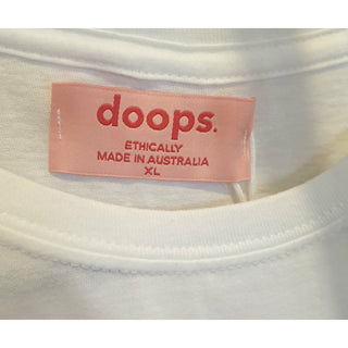 Doops white tee shirt with fun logo size XL (tiny fit, best fits size 12) Doops preloved second hand clothes 7