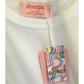 Doops white tee shirt with fun logo size XL (tiny fit, best fits size 12) Doops preloved second hand clothes 8