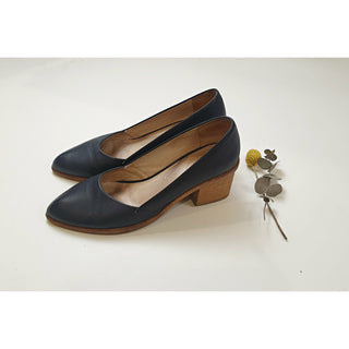 Bul pre-owned navy leather shoes with wooden heels size 38 Bul preloved second hand clothes 1