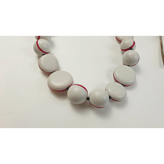 Elk white round and spherical beaded necklace with red stripes Elk preloved second hand clothes 4