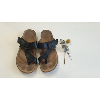 Clarks black leather sandals / thongs with adjustable velcro strap size 40 Clarks preloved second hand clothes 2