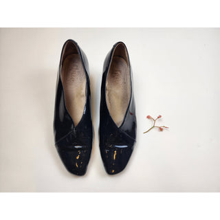Bul dark blue preloved patent leather mid heeled court syle shoes size 40 Bul preloved second hand clothes 1