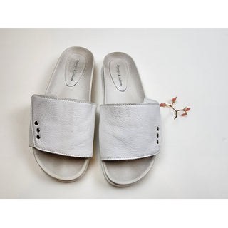 Django and Juliette white slip on shoes with adjustable velcro strap size 37 Django & Juliette preloved second hand clothes 3