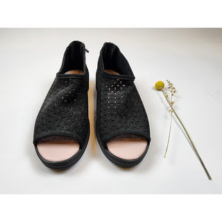 Hirica black neubuck leather shoes with lovely perforated pattern size 36.5 Dear Little Panko preloved second hand clothes 5