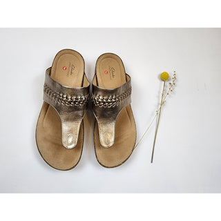 Clarks Originals gold metallic leather thongs with cute woven detail size 7.5 Clarks preloved second hand clothes 2
