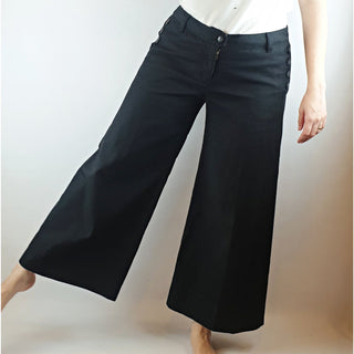 Black pre-owned wide leg pants with button details on pockets size 3 (best fits size 10) Unknown preloved second hand clothes 1
