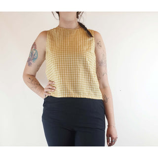 Uniqlo beige and white gingham sleeveless cropped top size M (best fits size 12) Uniqlo preloved second hand clothes 2