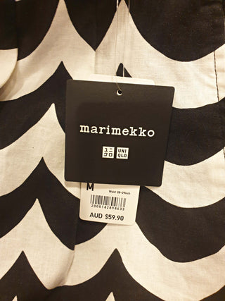 Marimekko x Uniqlo black and white print skirt size M/AU12 Uniqlo + Marimekko preloved second hand clothes 11