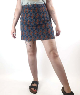 Kindling grey, blue and red unique print short skirt size 12 Kindling preloved second hand clothes 2