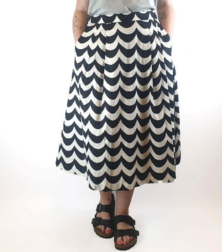 Marimekko x Uniqlo black and white print skirt size M/AU12 Uniqlo + Marimekko preloved second hand clothes 2