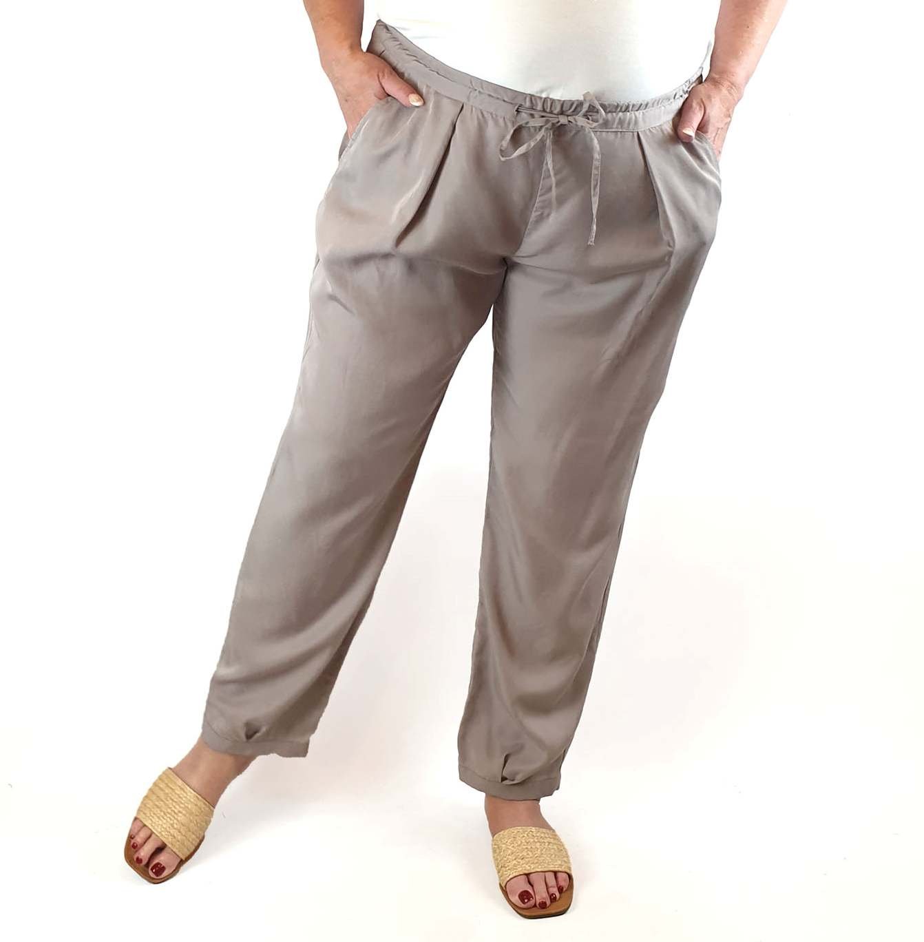 Elk faun/light brown tencel drawstring pants size XL (best fits