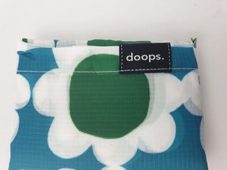 Doops blue daisy print compact shopping bag Doops preloved second hand clothes 4