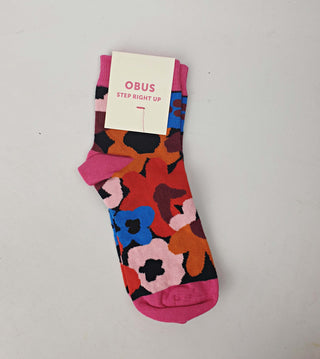 Obus pink-based "force of nature" socks Obus preloved second hand clothes 3