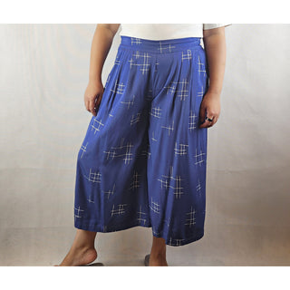 Bamboo Body pre-owned blue cropped culottes with white print size S (best fits size 10) Bamboo Body preloved second hand clothes 1